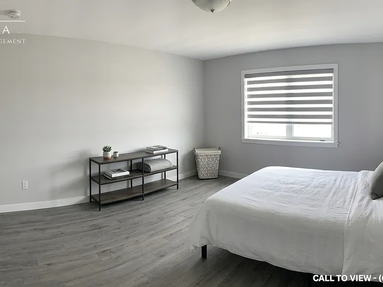 212 King William St #401 — Photo 3
