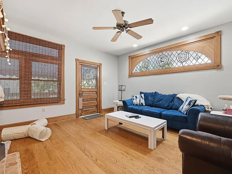 717 Copeland St — Photo 4