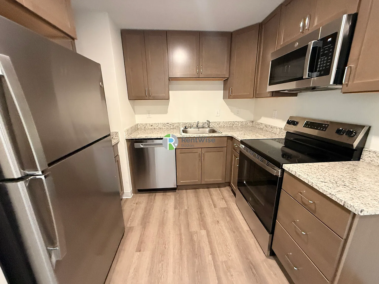 2 bed, 1.0 bath, $2,525 — Photo 2