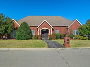6600 Meadows West Dr S, Fort Worth, TX 76132