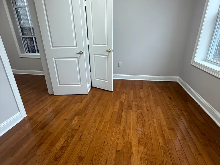 5712 Hudson Ave #10 — Photo 5