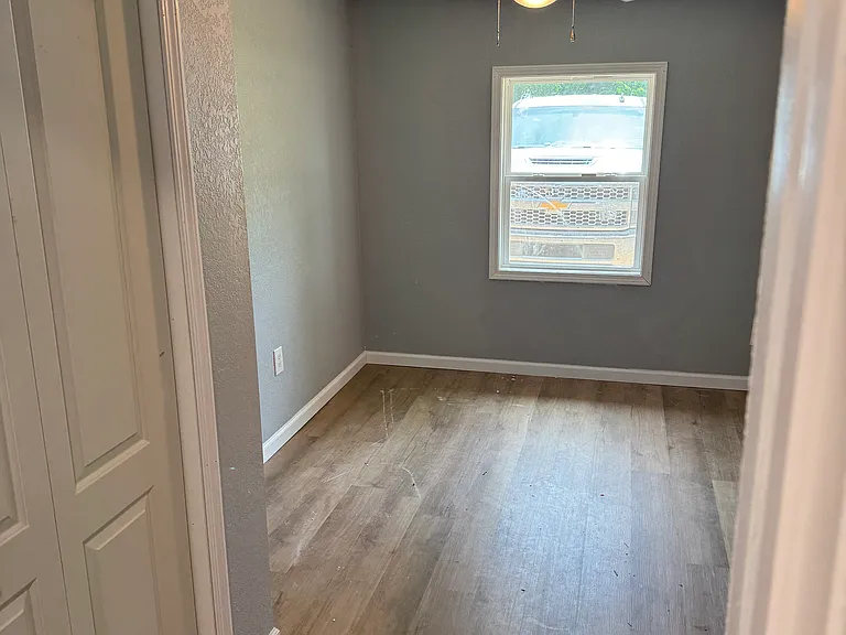 526 N Main St — Photo 6