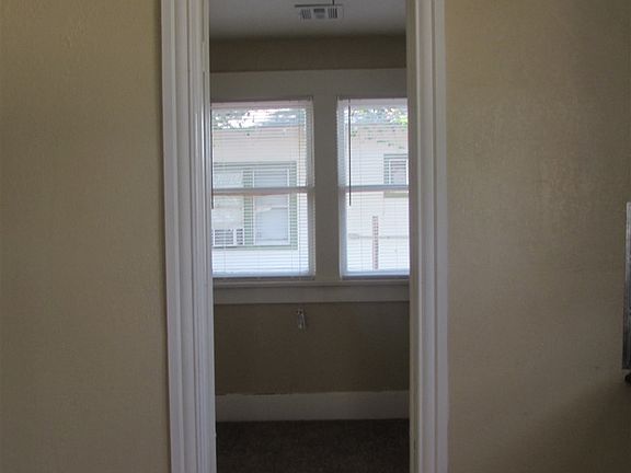 4th image of 727 E Oklahoma Ave