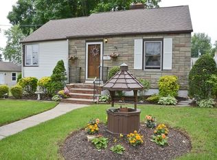 19 Seneca Ave, Lake Hiawatha, NJ 07034