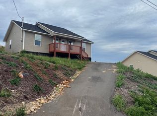 3296 Parker Blvd, Kodak, TN 37764