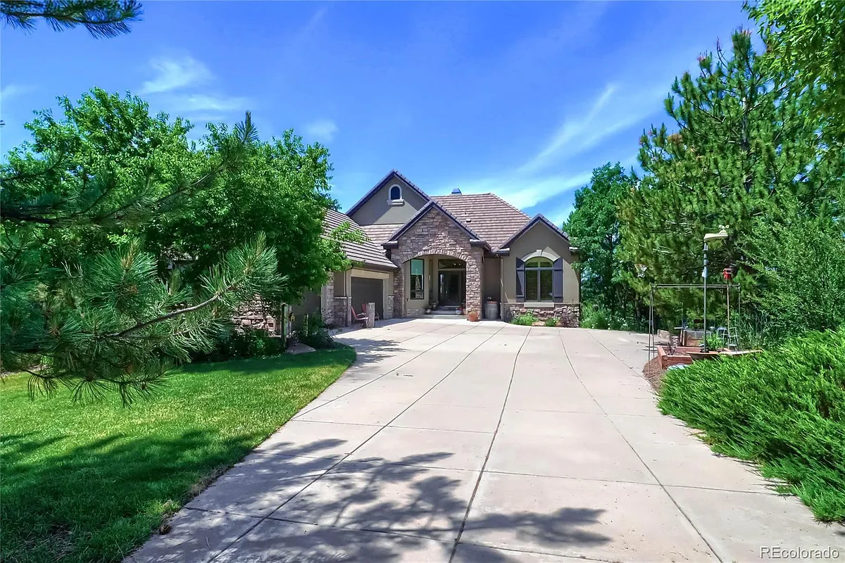 Building Photo - 735 Evening Star Ct