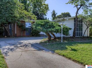5203 N 86th St, Omaha, NE 68134