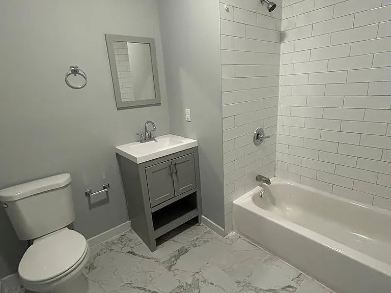 146 Hamilton Ave — Photo 2
