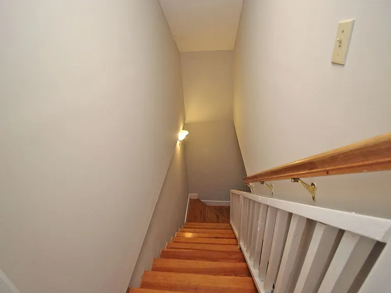 1141 Virginia St — Photo 3