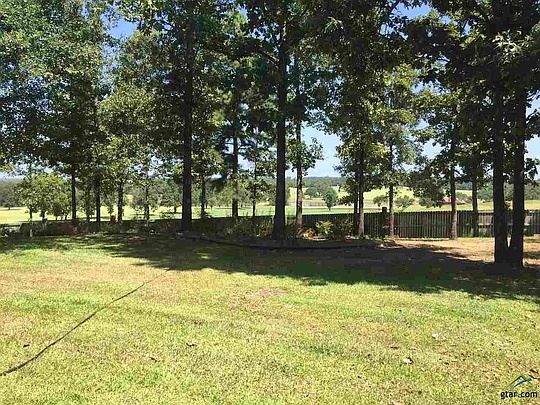 4th image of 17811 Forest Glen Cir