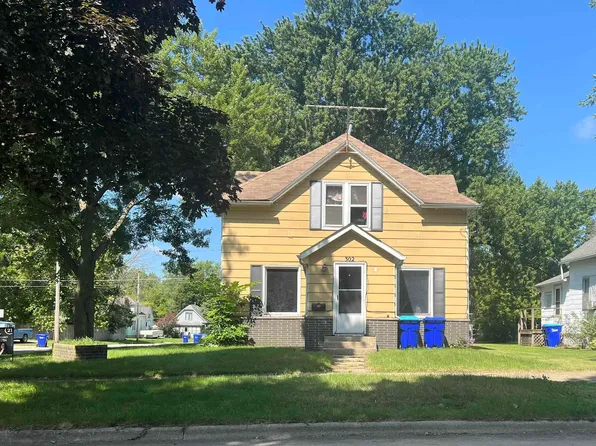 302 3rd Ave NW, Oelwein, IA 50662