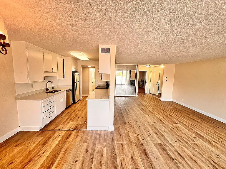 2165 Carlmont Dr #302 — Photo 2