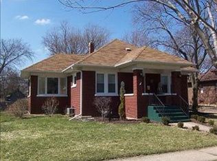 96 Maple St, Crystal Lake, IL 60014