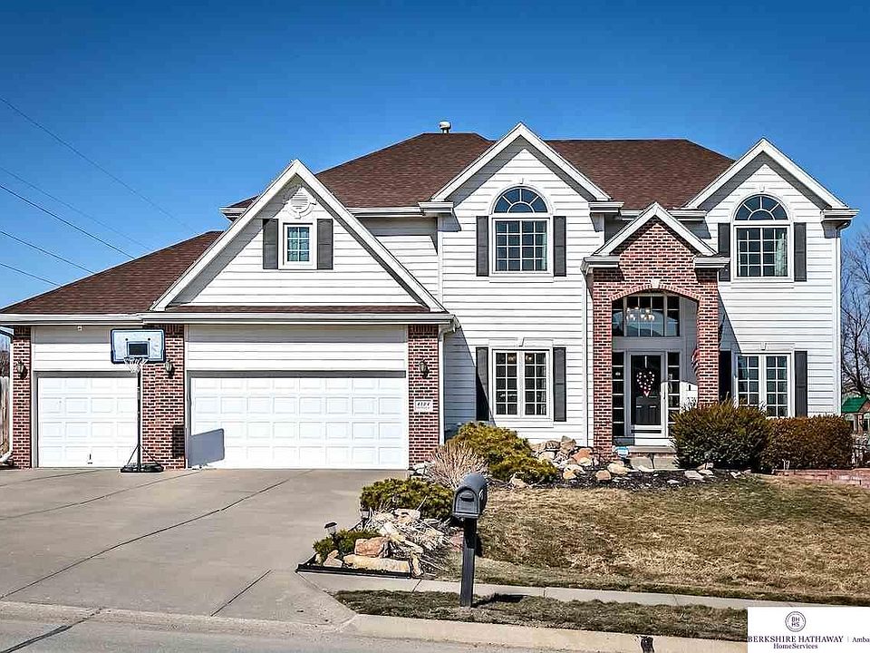 1st image of 4104 Birchwood Dr