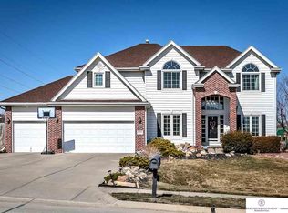 4104 Birchwood Dr, Bellevue, NE 68123