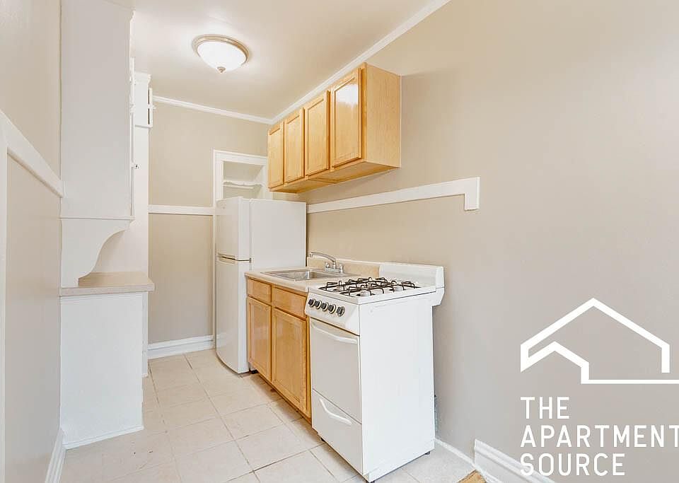 1st image of 1722 W Albion Ave #D3