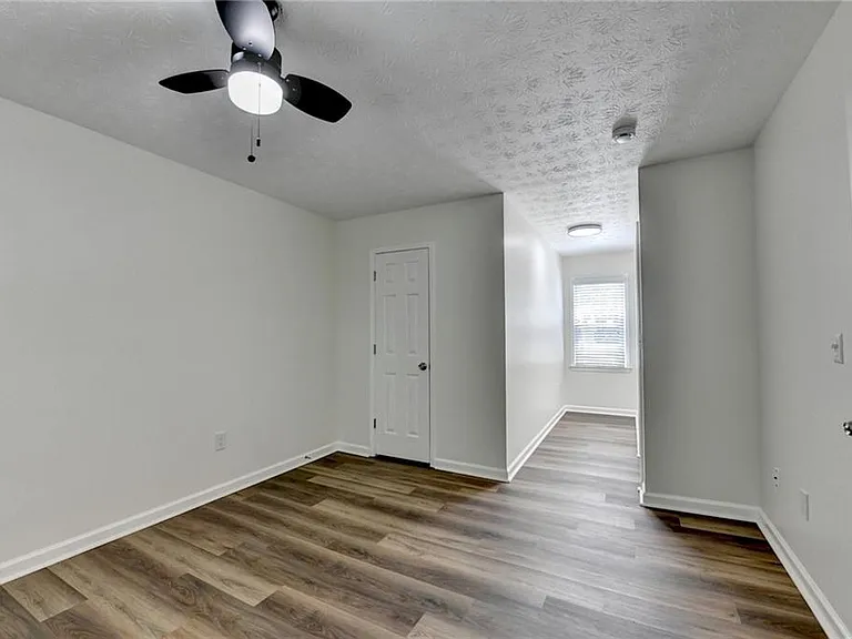 1530 Plunketts Rd — Photo 38