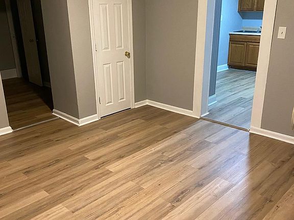 4th image of 599 Clarendon Ave #1