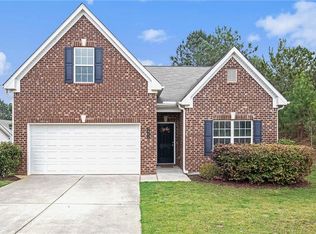 3804 Hawk Tail Dr, Loganville, GA 30052