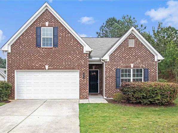 3804 Hawk Tail Dr, Loganville, GA 30052