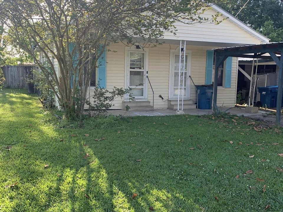 1st image of 303 Jeanette St