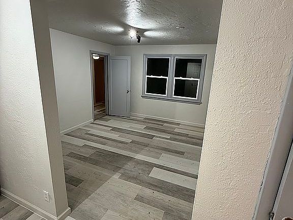 4th image of 1905 Broadway Ave