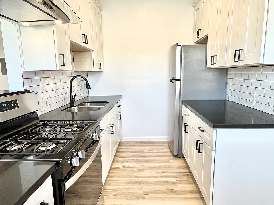1184 N Madison Ave #204
