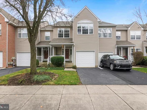 203 Victoria Ct #152, Doylestown, PA 18901