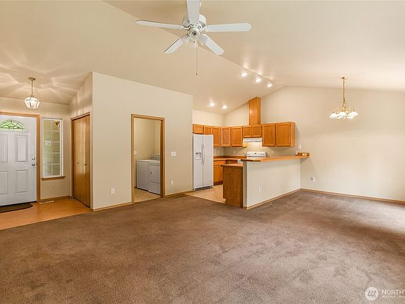 3rd image of 22411 Vale Court SE