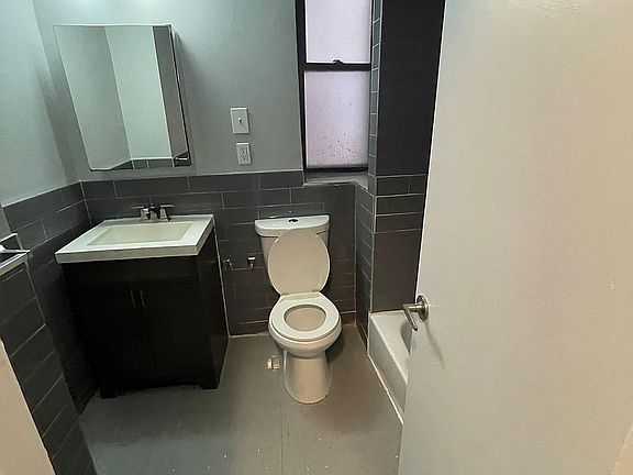 3rd image of 1020 President St APT 1F