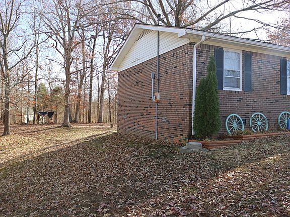 4th image of 643 Joyce Ave