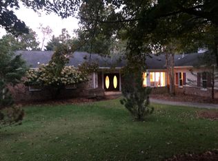 15 Falcon Ct, Mahwah, NJ 07430