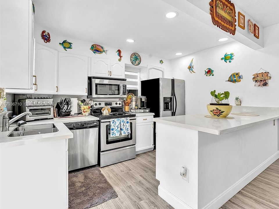 1st image of 3483 SW 52nd Ave