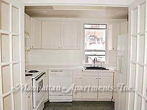 4th image of 55 W 55th St Ph 1