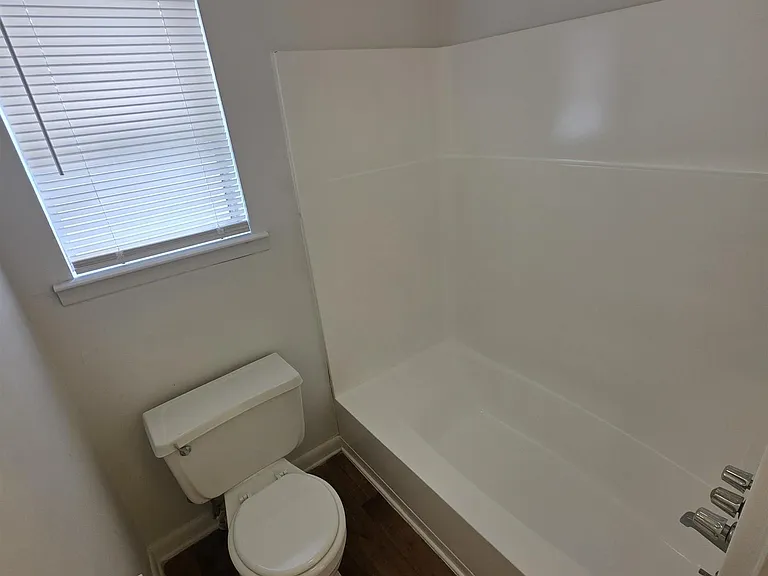 2104 Virginia Dr #B — Photo 5