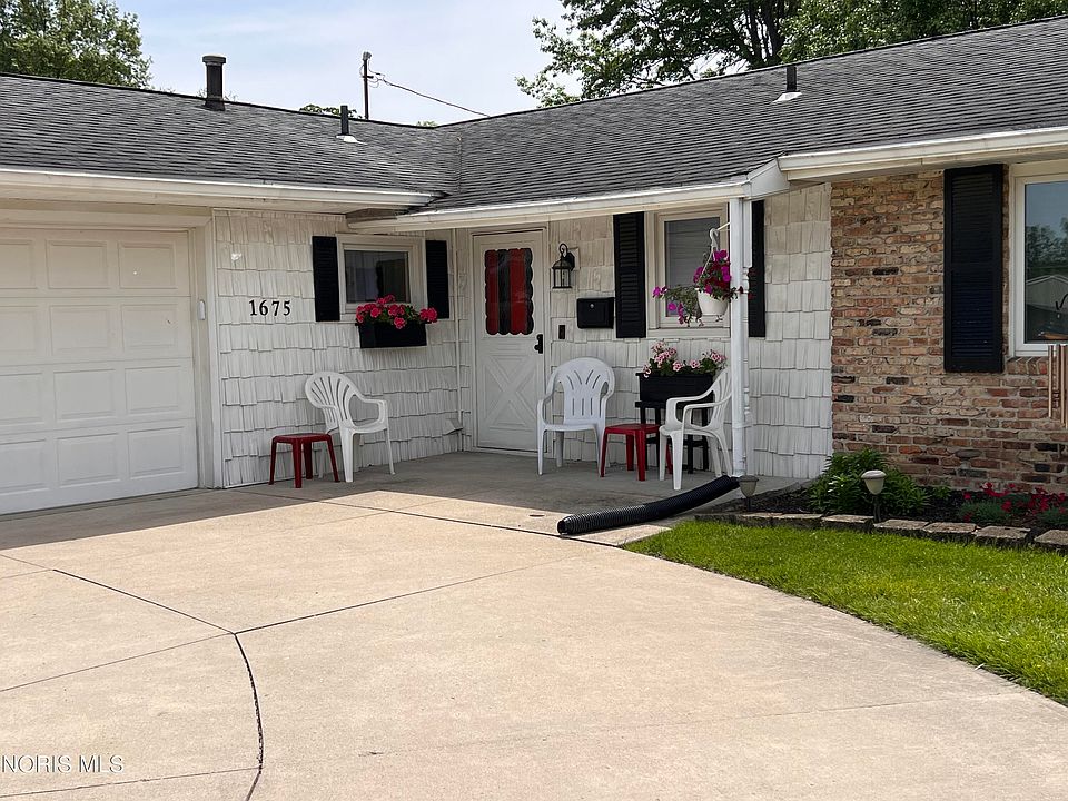 2nd image of 1675 Rebecca Dr