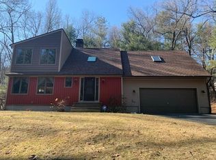 94 County Rd, Southampton, MA 01073