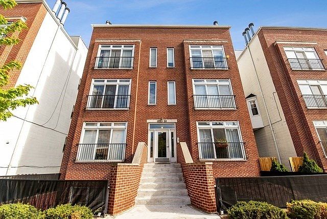 1st image of 1726 W Diversey Pkwy #1E