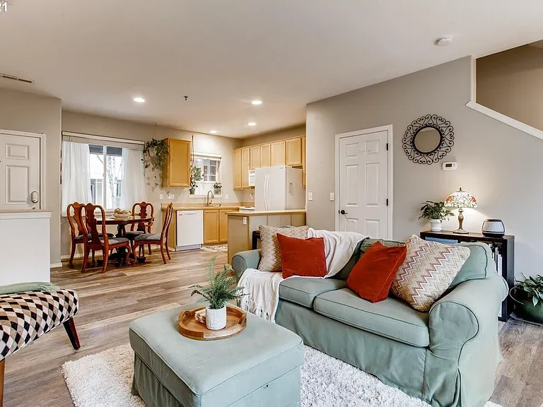 1130 NE Perl Way #1130 — Photo 4