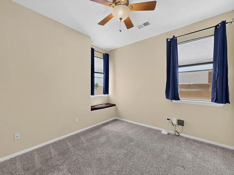 9715 Larnaca Rd NE — Photo 28