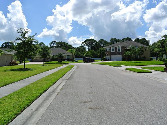 3rd image of 216 Grouper Cir SE