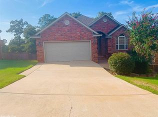 140 Pleasantwood Dr, Maumelle, AR 72113