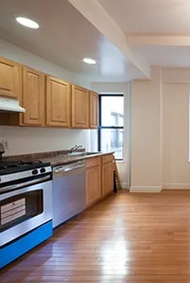 Rented by Mall Properties, Inc. | media 21