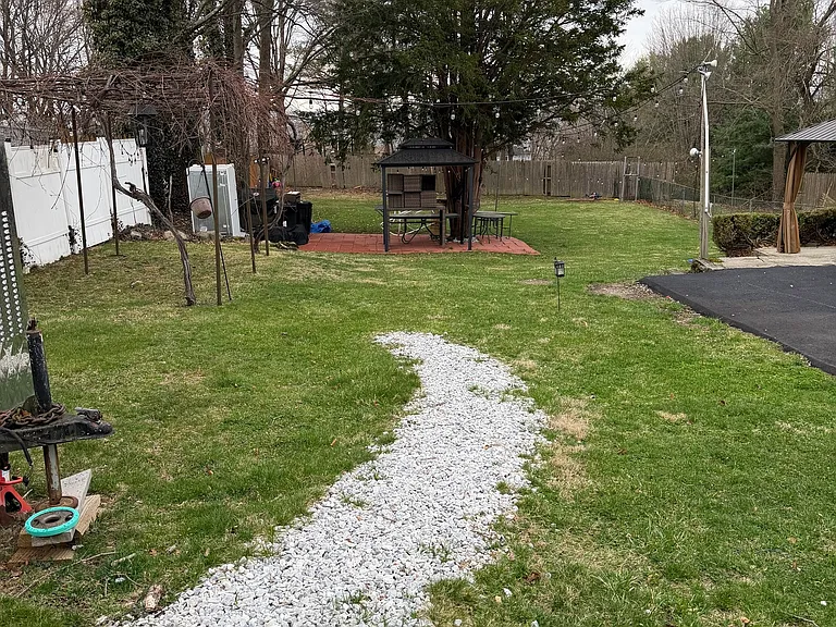 33 Pilgrim Ave — Photo 20