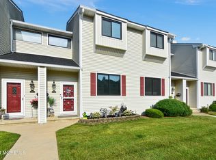 564 Clubhouse Dr, Middletown, NJ 07748