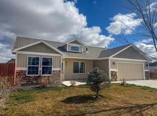 933 Applewood Dr, Buhl, ID 83316