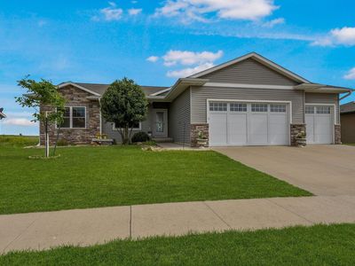 4329 Berry Hill Rd, Cedar Falls, IA, 50613