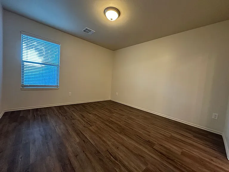 412 Chalk Hill Ct — Photo 35