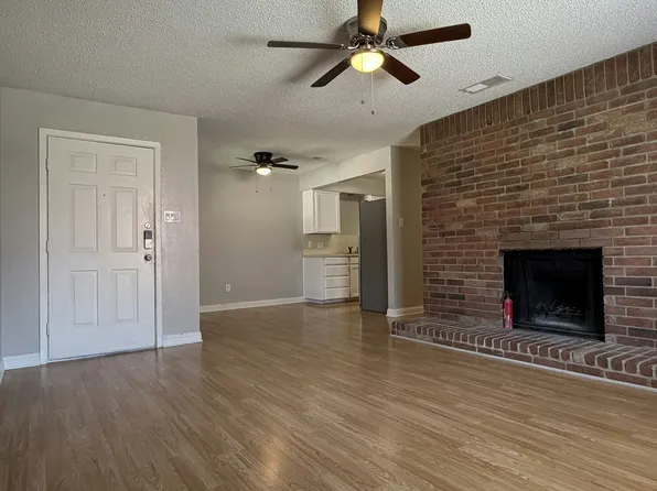 816 Betty Ct APT B, Hurst, TX 76053