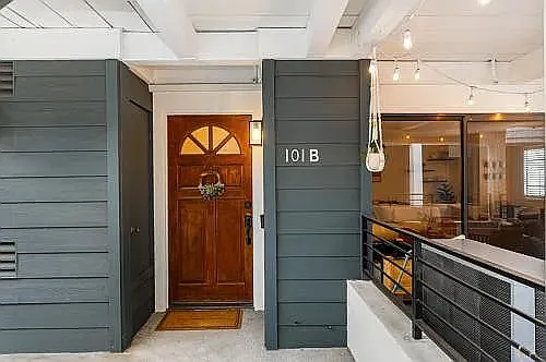 Cozy Costa Mesa Retreat: Modern 1BR Condo with In-Unit Laundry & Pet Friendly! — Photo 4